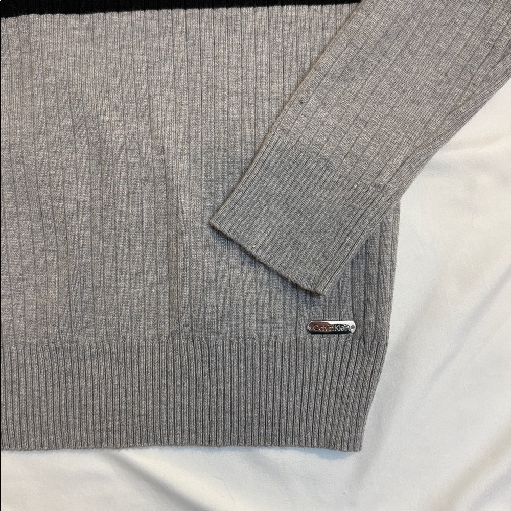 Two Matching Calvin Klein Color Block Stripe Turtlenecks, Bundle of 2, Small Set - Picture 9 of 9